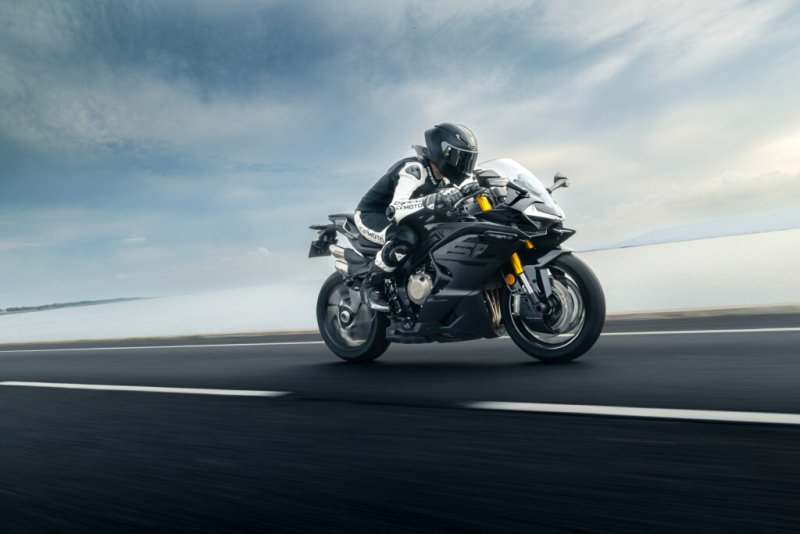 CFMoto 750 SR S